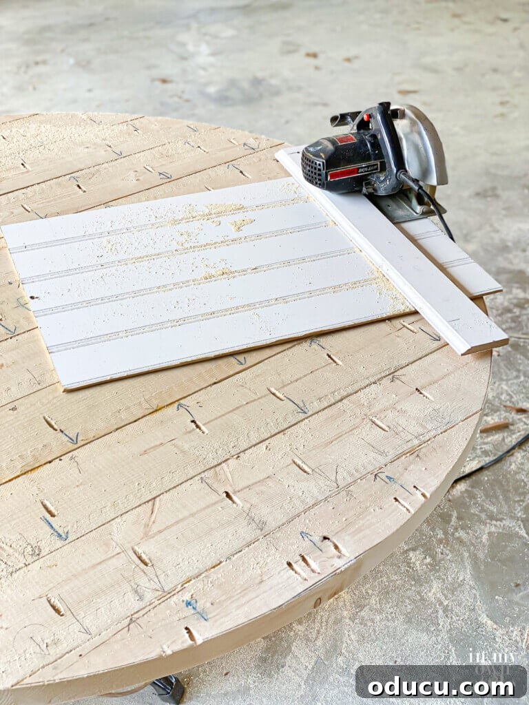 Crafting a Custom Round Wood Kitchen Tabletop 17 How to make a wood cutting jig to make a round table using a circular saw.