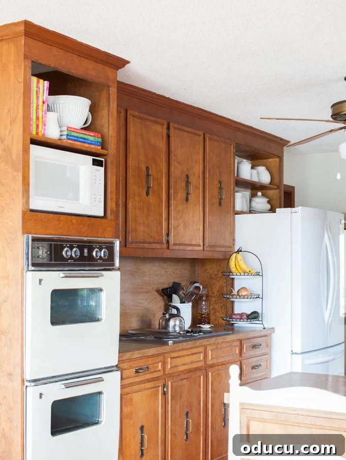 Open Kitchen Shelving: Cabinet Door Removal 4 Open shelf cabinet in kitchen created by removing kitchen cabinet doors.