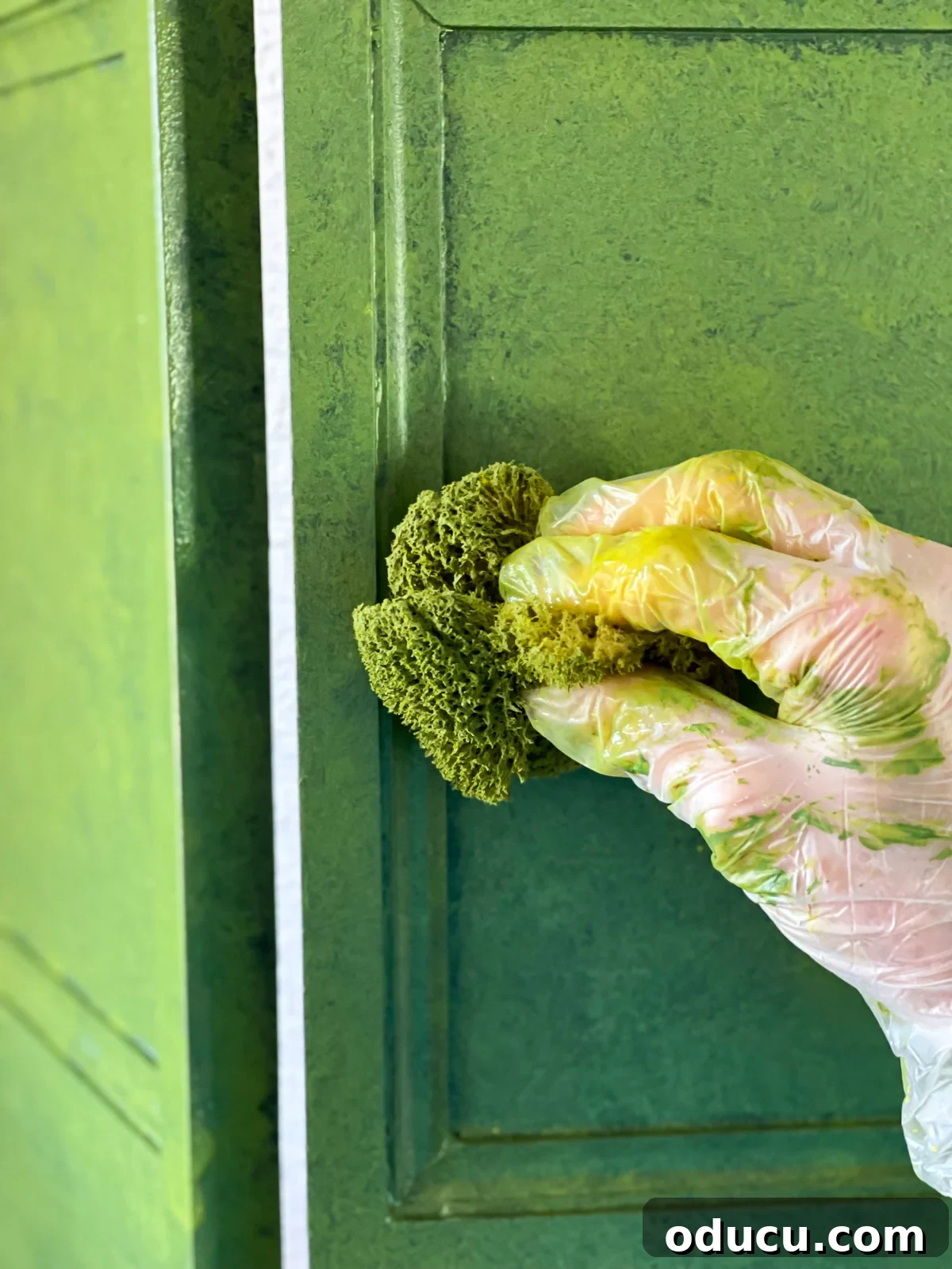 Effortless Glaze Finishes for Furniture 12 sponge on paint and glaze mix to create a transparent affect that looks antiqued.