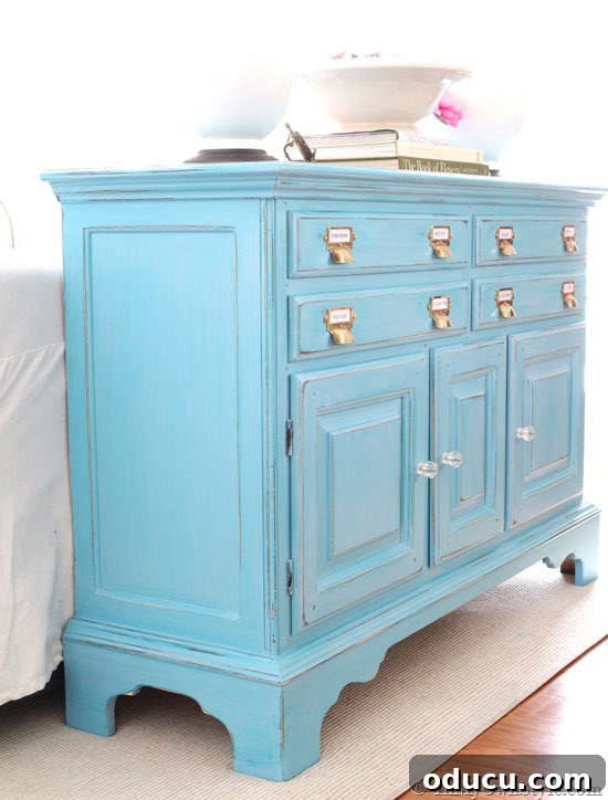 Effortless Glaze Finishes for Furniture 21 Make your own chalk paint to paint furntiure