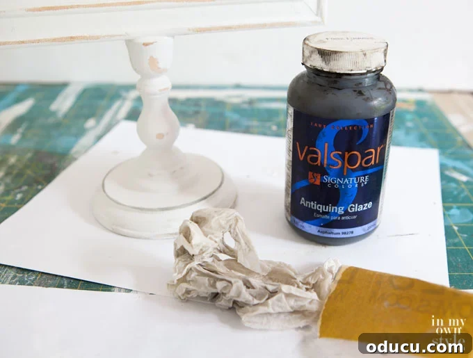 Effortless Glaze Finishes for Furniture 8 Tips-on-how-to-use-antiquing-glaze-on-chalk-painted-wood
