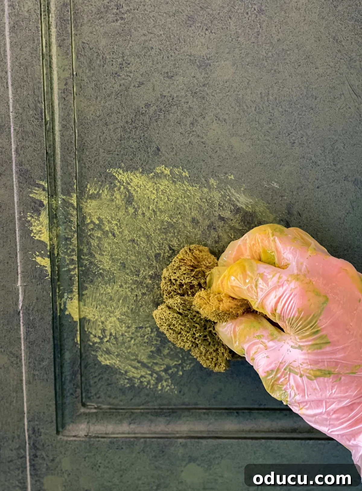 Effortless Glaze Finishes for Furniture 10 How to Glaze Furniture Antiquing using a sea sponge