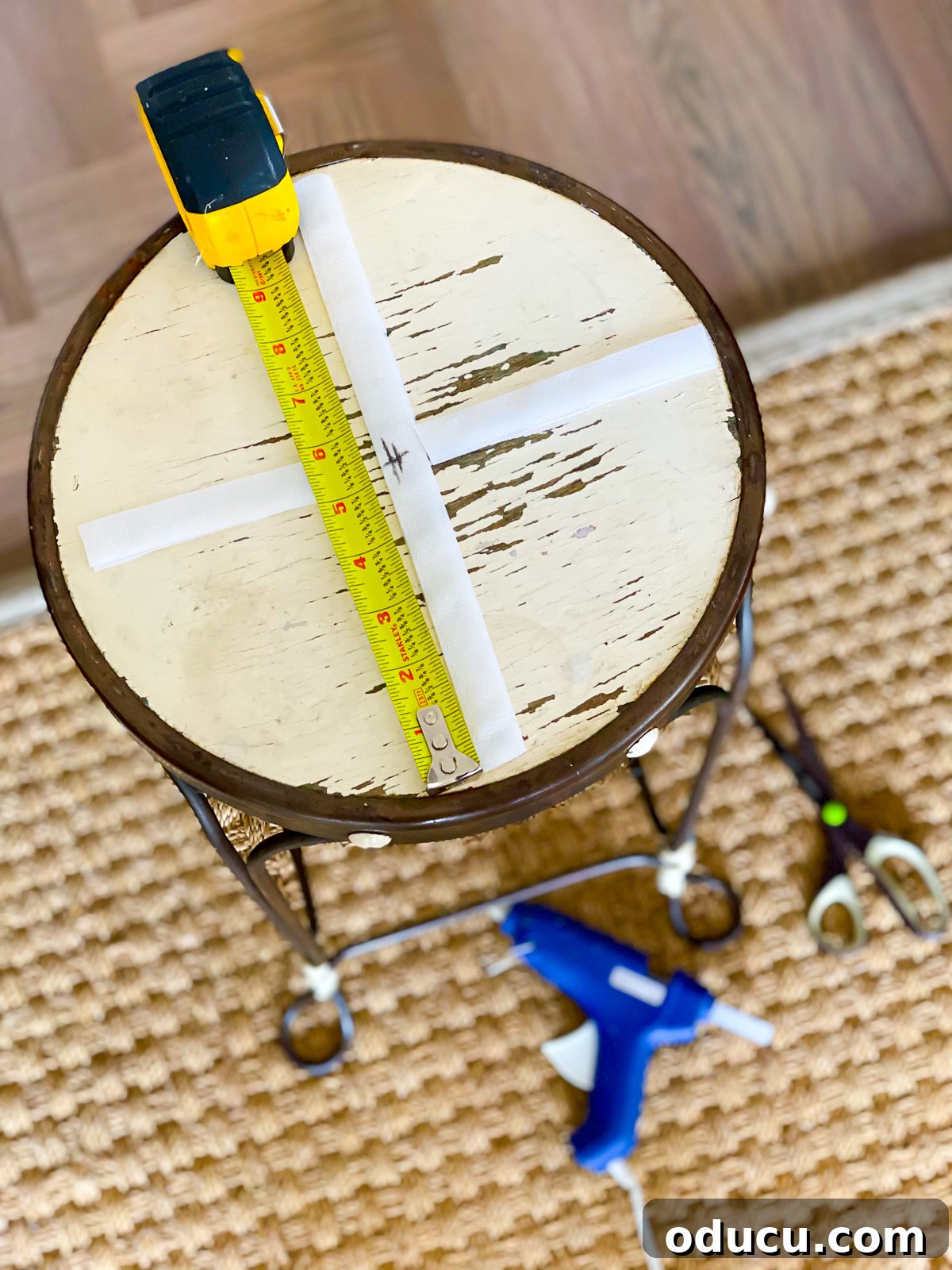 Reinvent Your Bar Stool as a Chic Accent Table 11 Supplies needed to attach a tray to a stool to make a unique table, including Velcro.