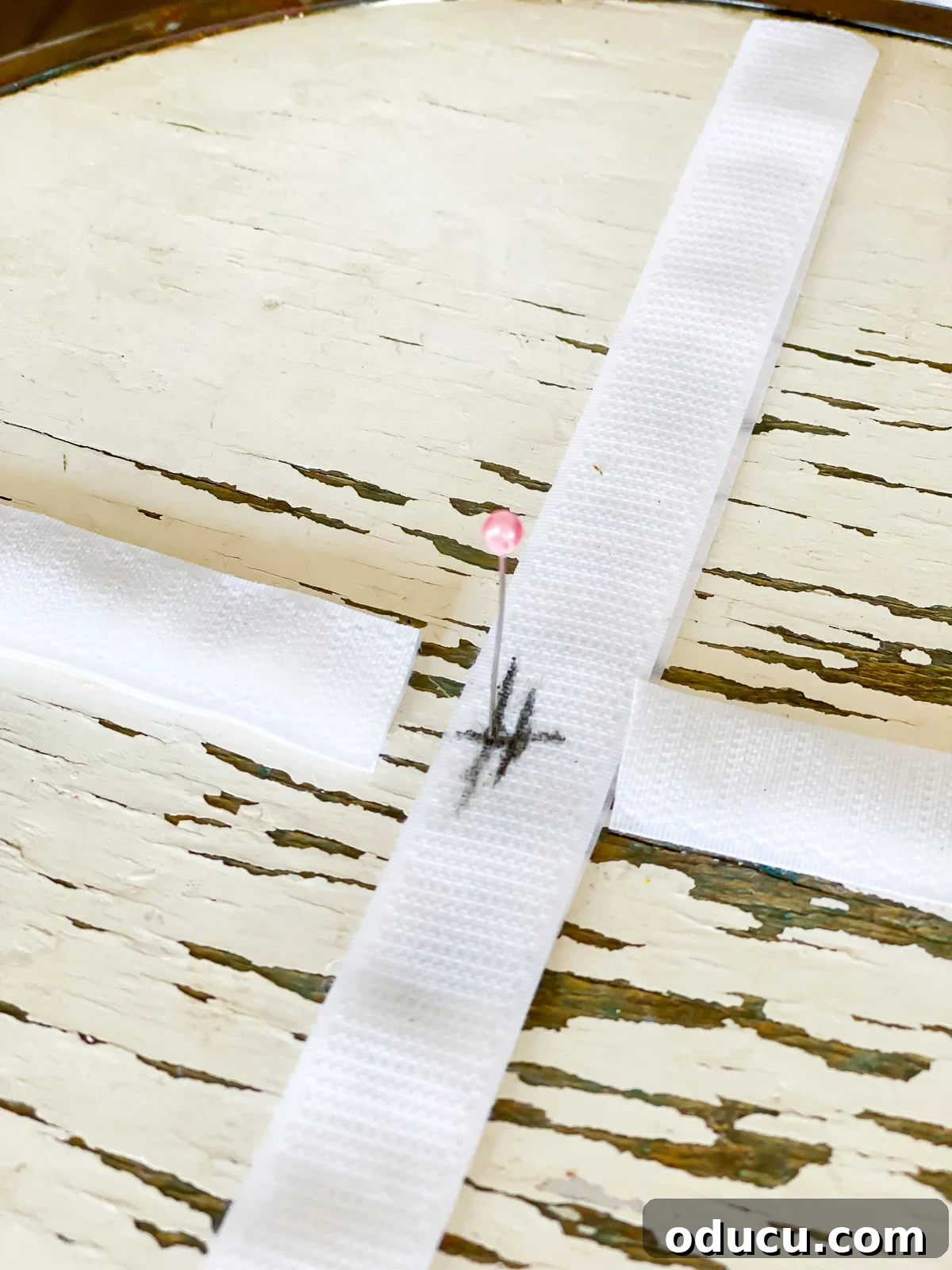 Reinvent Your Bar Stool as a Chic Accent Table 12 How to securely attach a tray to the top of a stool using Velcro and hot glue.