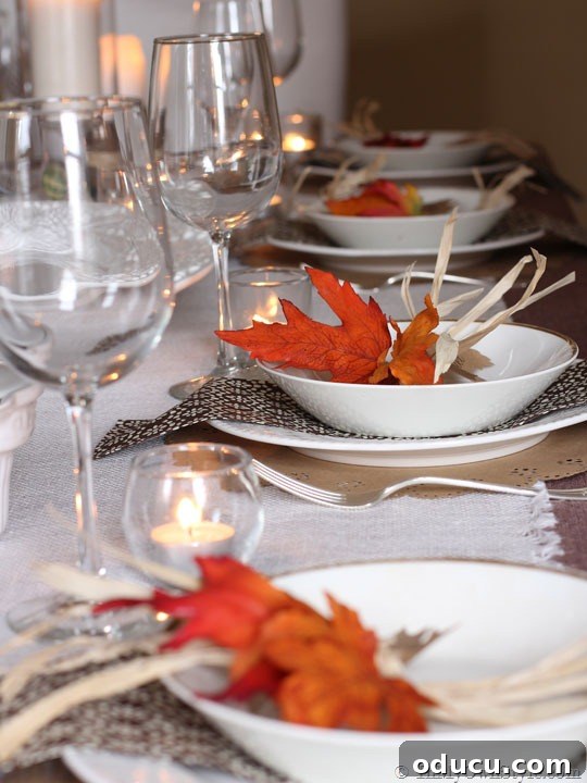 Simple & Stunning Thanksgiving Table Settings 5 Thanksgiving table setting with layered linens