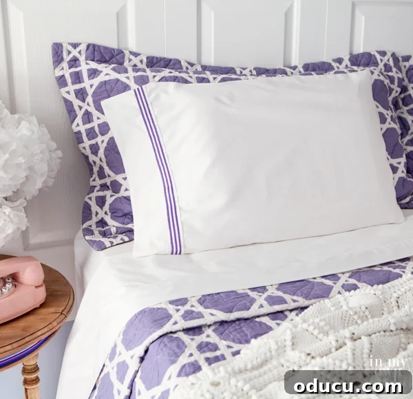 Hold Off on Fall Decorating Try This Alternative 20 Bedroom-Decorating-details-pillow-case-trim