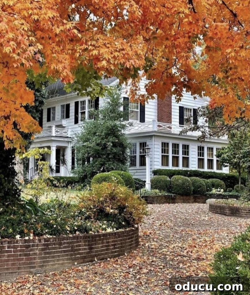 Trendspotting: Edition 214 2 Classic new england home in fall.