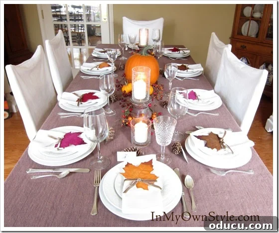 Table-at-Thanksgiving Thanksgiving Tablesetting Ideas on an extended table