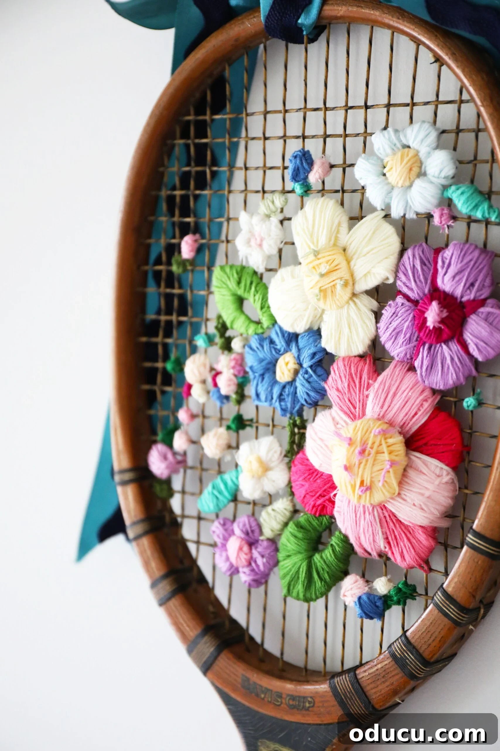 Style Scouting Vol. 302: Trending Looks & Outfit Ideas 2 colorful, embroidered tennis racket craft